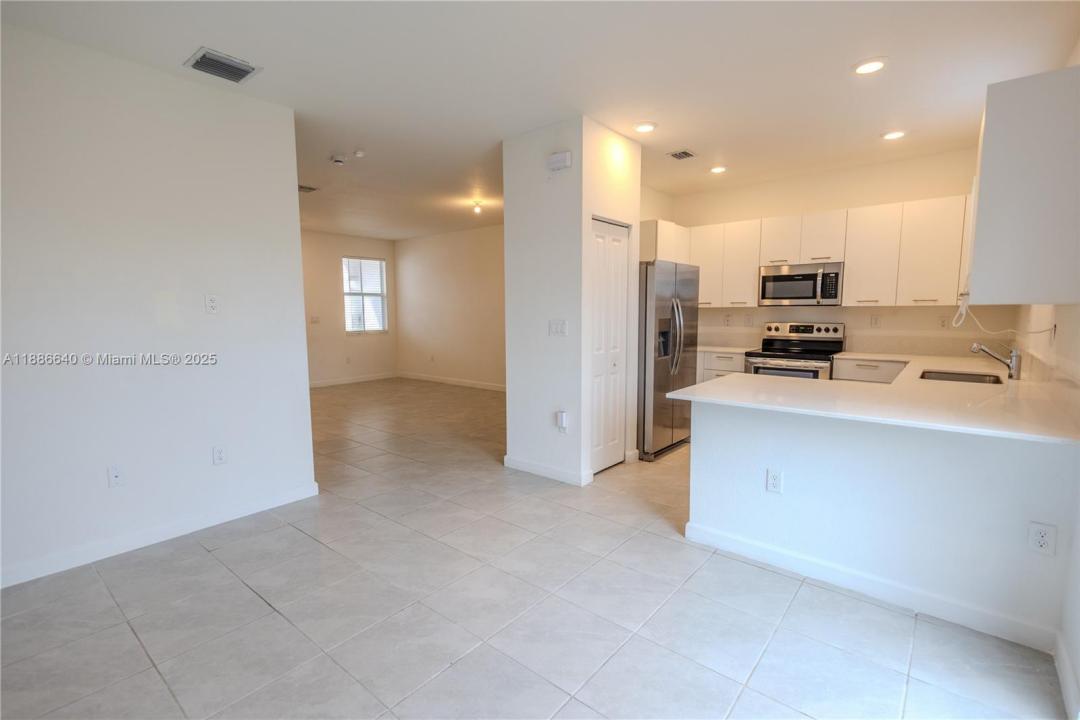 12581 NW 23rd Pl 12581, Miami, 佛罗里达州 33167, 美国