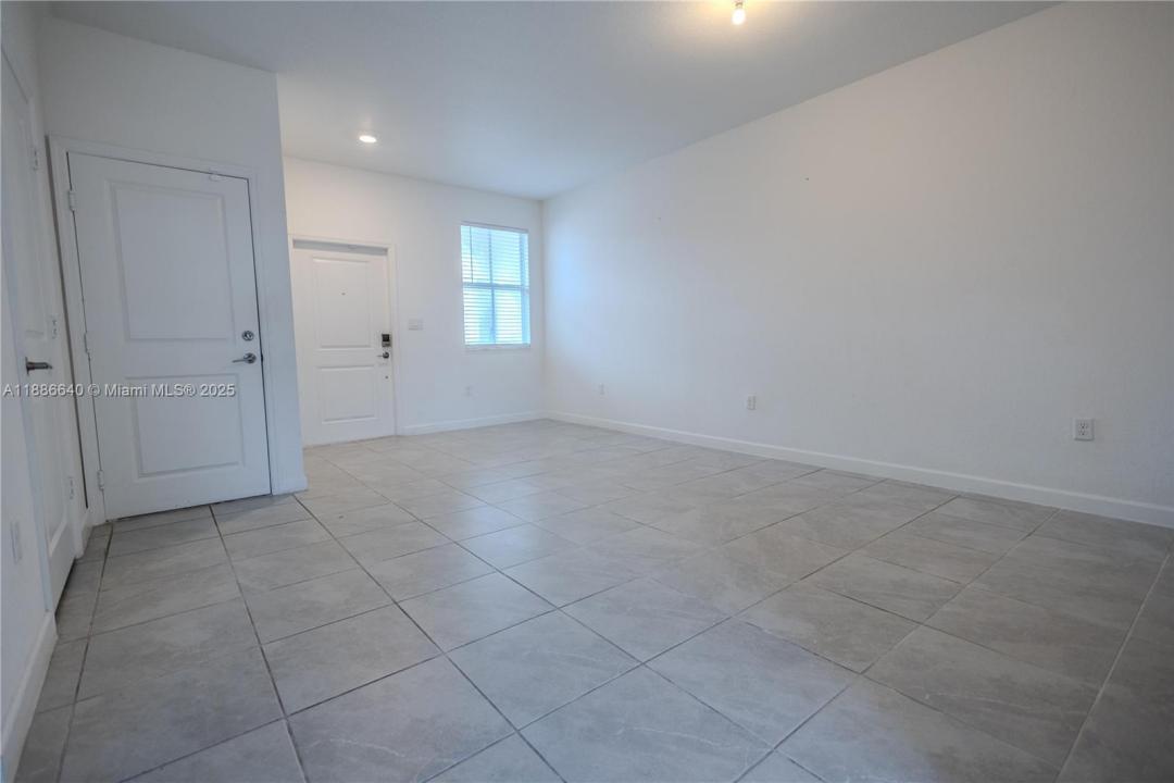 12581 NW 23rd Pl 12581, Miami, 佛罗里达州 33167, 美国