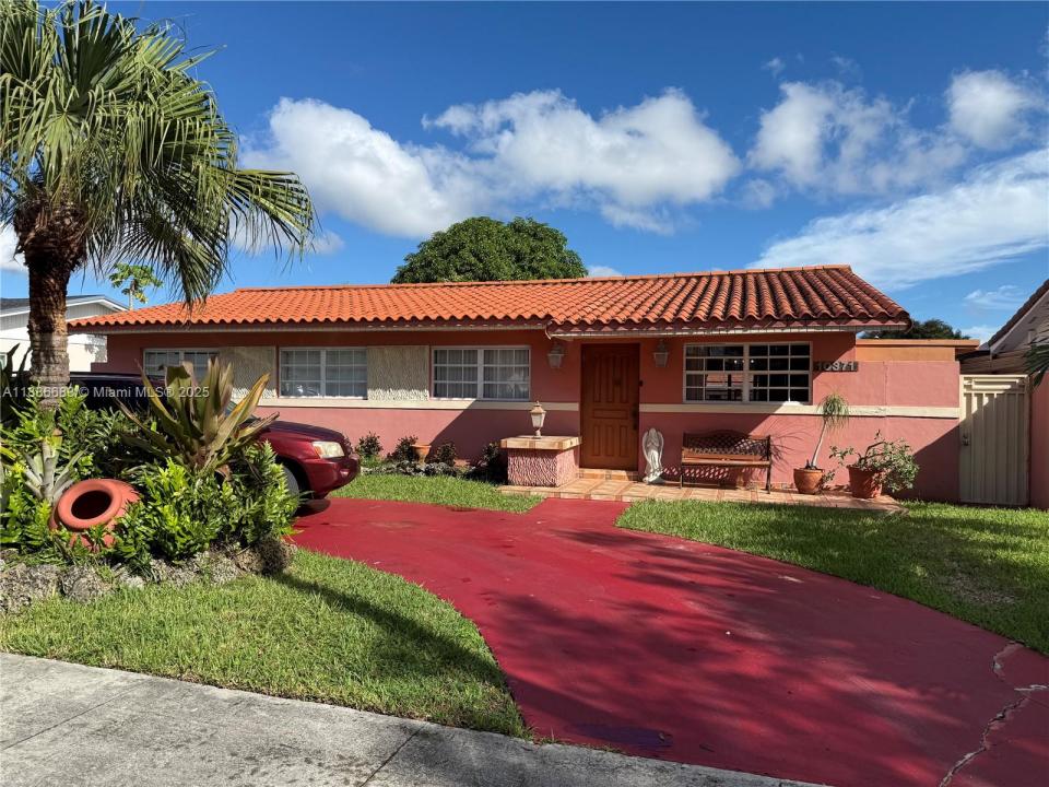 10371 SW 5th St, Sweetwater, פלורידה 33174, ארצות הברית של אמריקה 