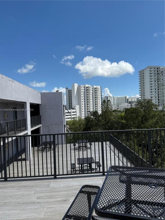 1531 NW 16th Ave 202, Miami, פלורידה 33125, ארצות הברית של אמריקה 