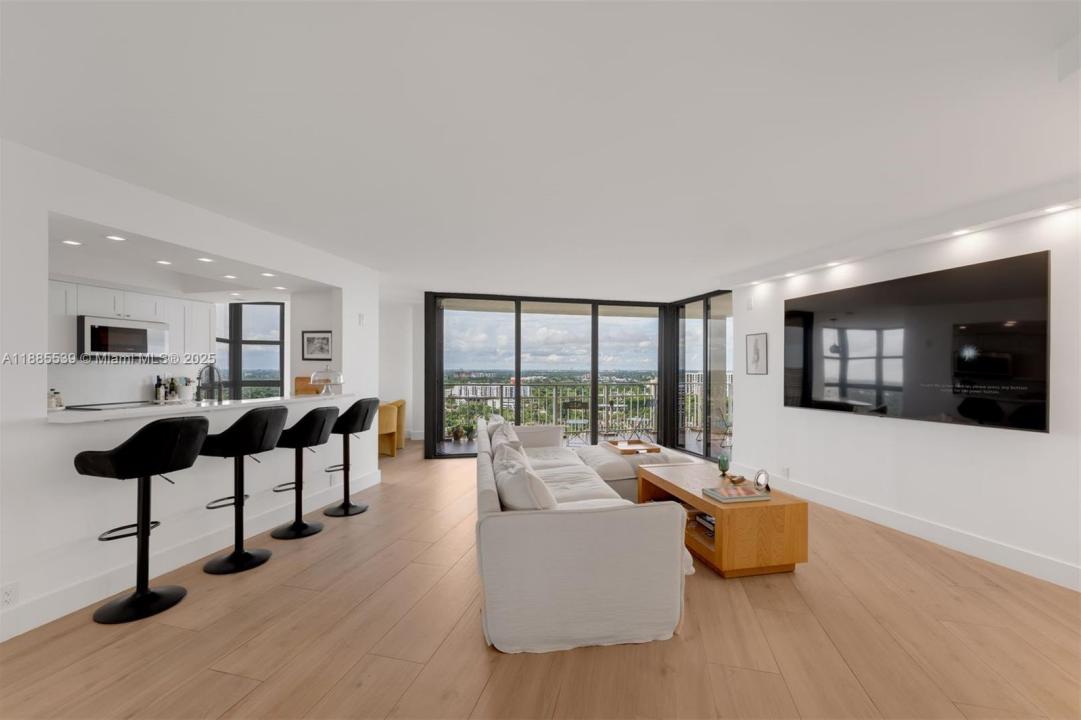 4000 Towerside Ter 2211, Miami, 佛罗里达州 33138, 美国