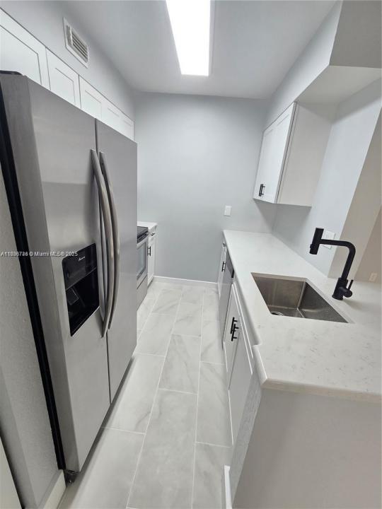 2831 N Oakland Forest Dr 108, Oakland Park, 플로리다 33309, 미국