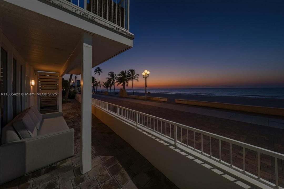 2910 N Surf Rd, Hollywood, Florida 33019, USA