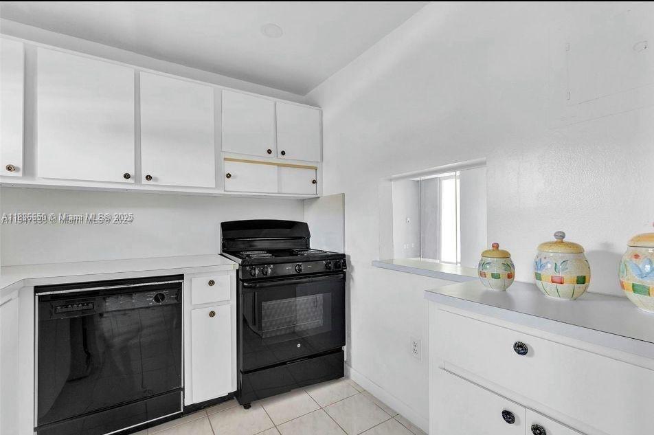 8100 Sunrise Lakes Blvd 208, Sunrise, Florida 33322