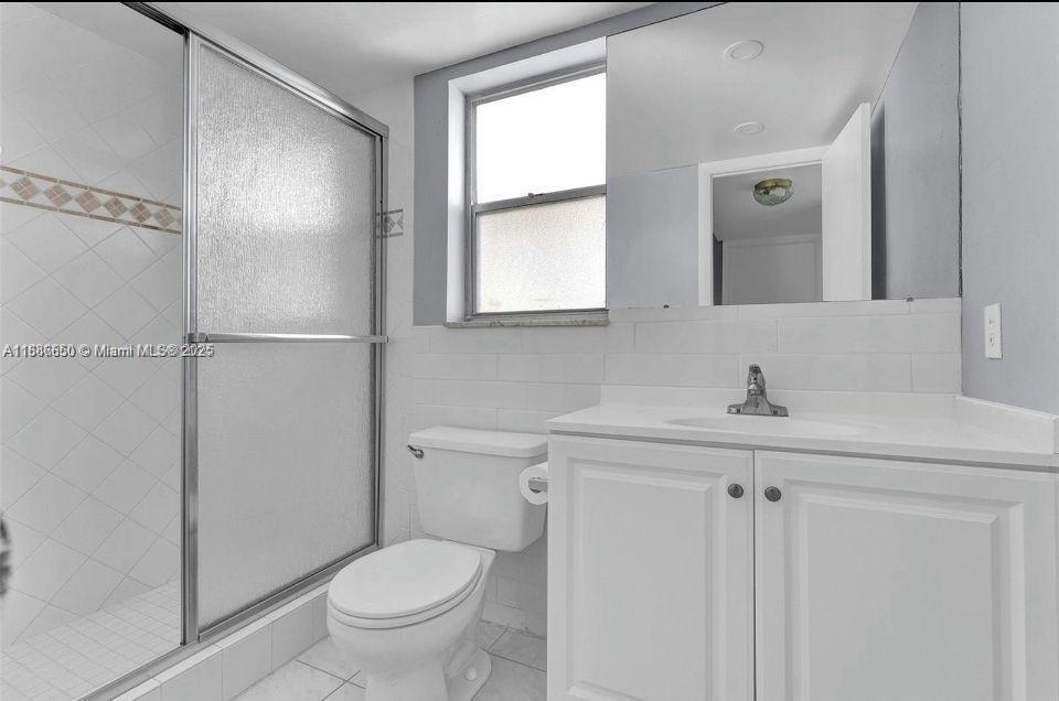 8100 Sunrise Lakes Blvd 208, Sunrise, Florida 33322