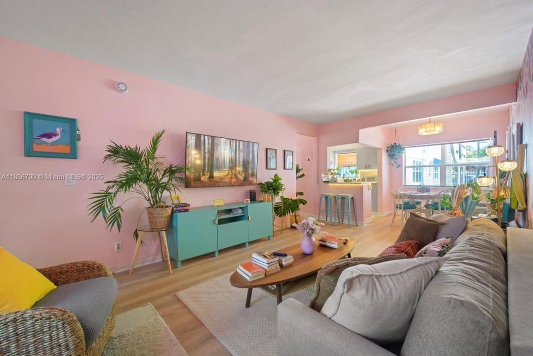 315 Van Buren St 104B, Hollywood, Florida 33019, Stati Uniti