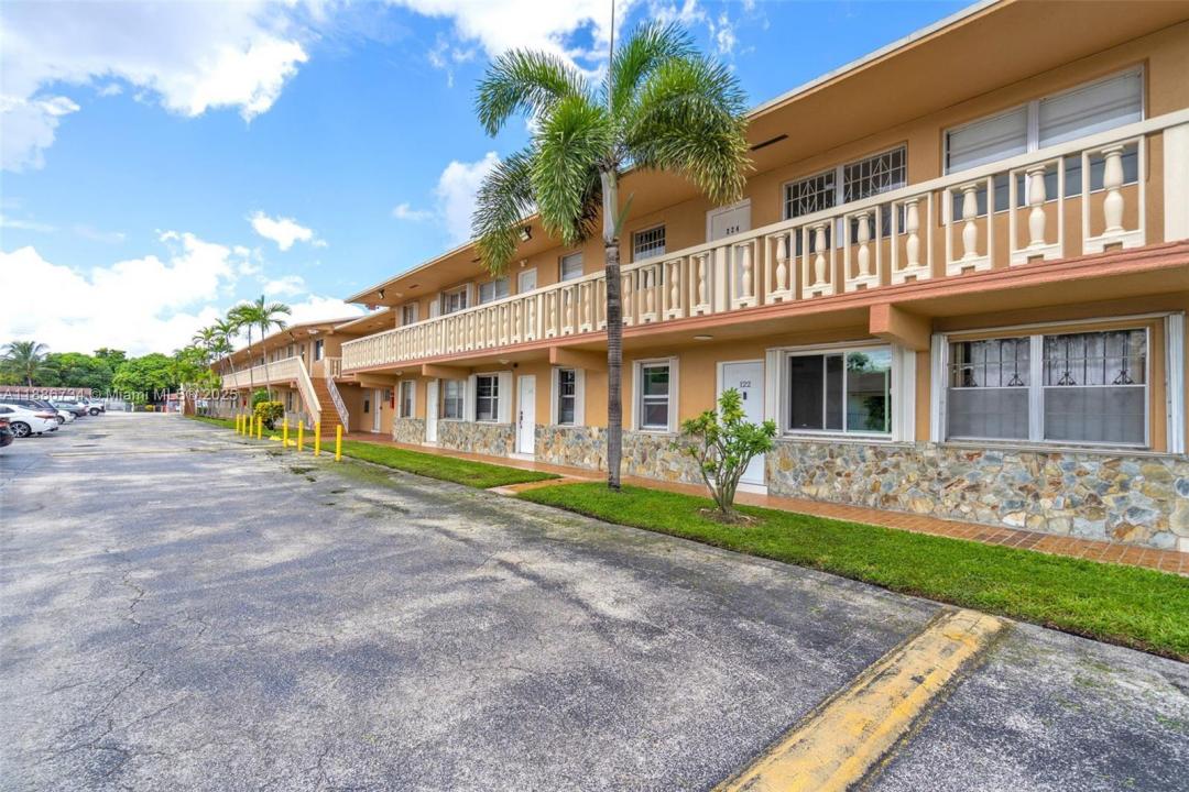 1154 W 35th St 224, Hialeah, Florida 33012, Amerika Birleşik Devletleri