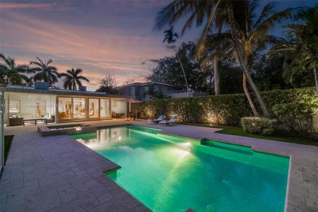 3435 Royal Palm Ave, Miami Beach, Florida 33140, USA