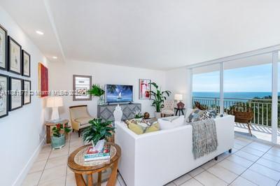609 Ocean Dr 8G, Key Biscayne, Florida 33149