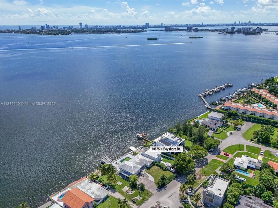 10875 N BAYSHORE DR, Miami, 佛罗里达州 33161, 美国