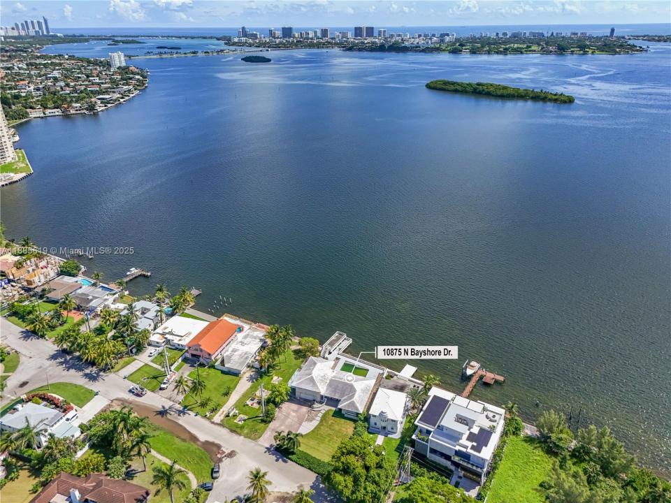 10875 N BAYSHORE DR, Miami, 佛罗里达州 33161, 美国