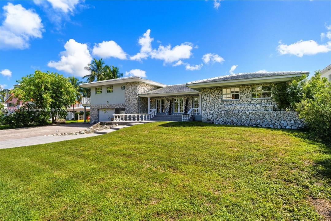 10875 N BAYSHORE DR, Miami, 佛罗里达州 33161, 美国