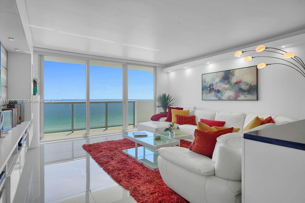 6039 Collins Ave 1126, Miami Beach, Floride 33140, États-Unis