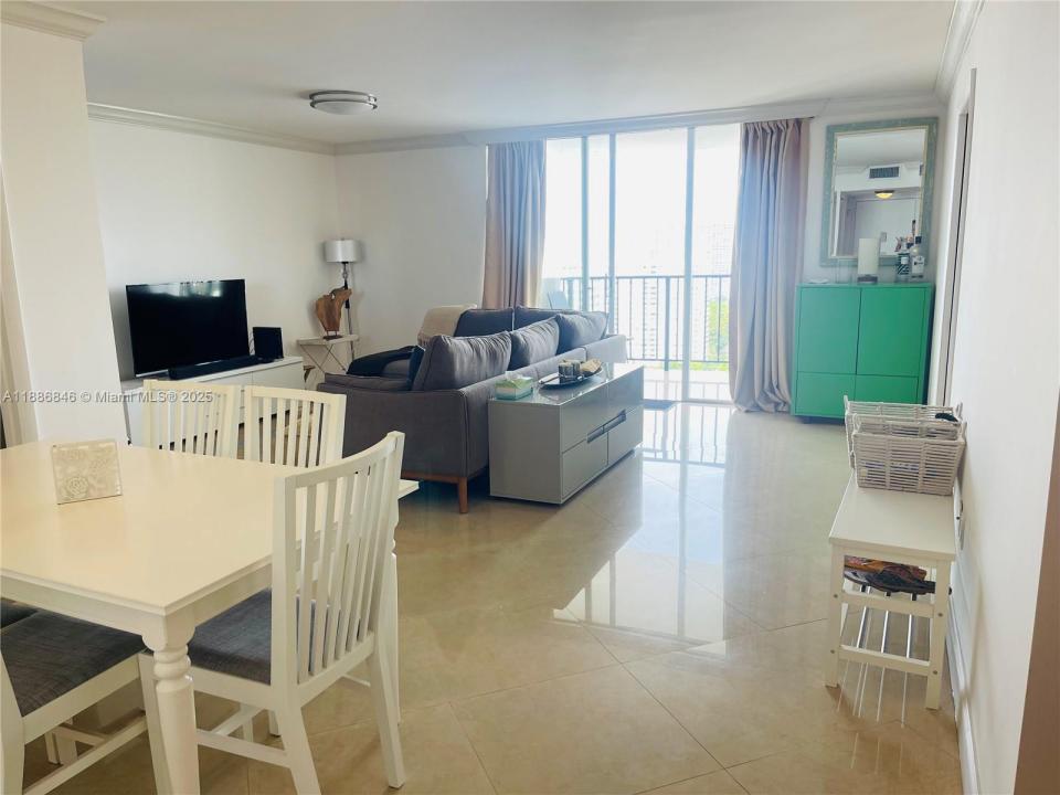 2750 NE 183rd St 2610, Aventura, Florida 33160