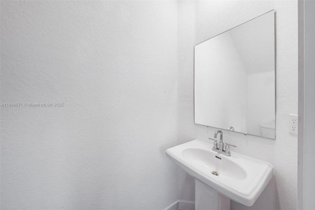 186 SE 5th Ct 186, Deerfield Beach, Florida 33441, USA