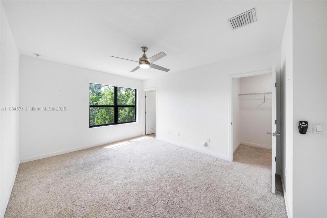 186 SE 5th Ct 186, Deerfield Beach, Florida 33441, USA