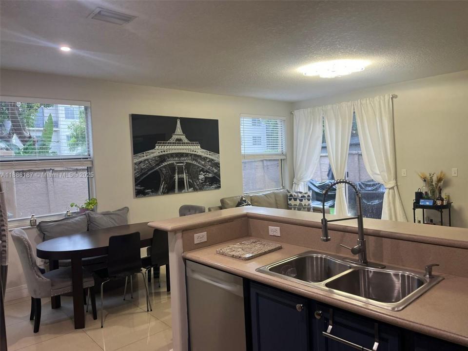 10866 NW 51st Ln 10866, Doral, Флорида 33178, Соединенные Штаты