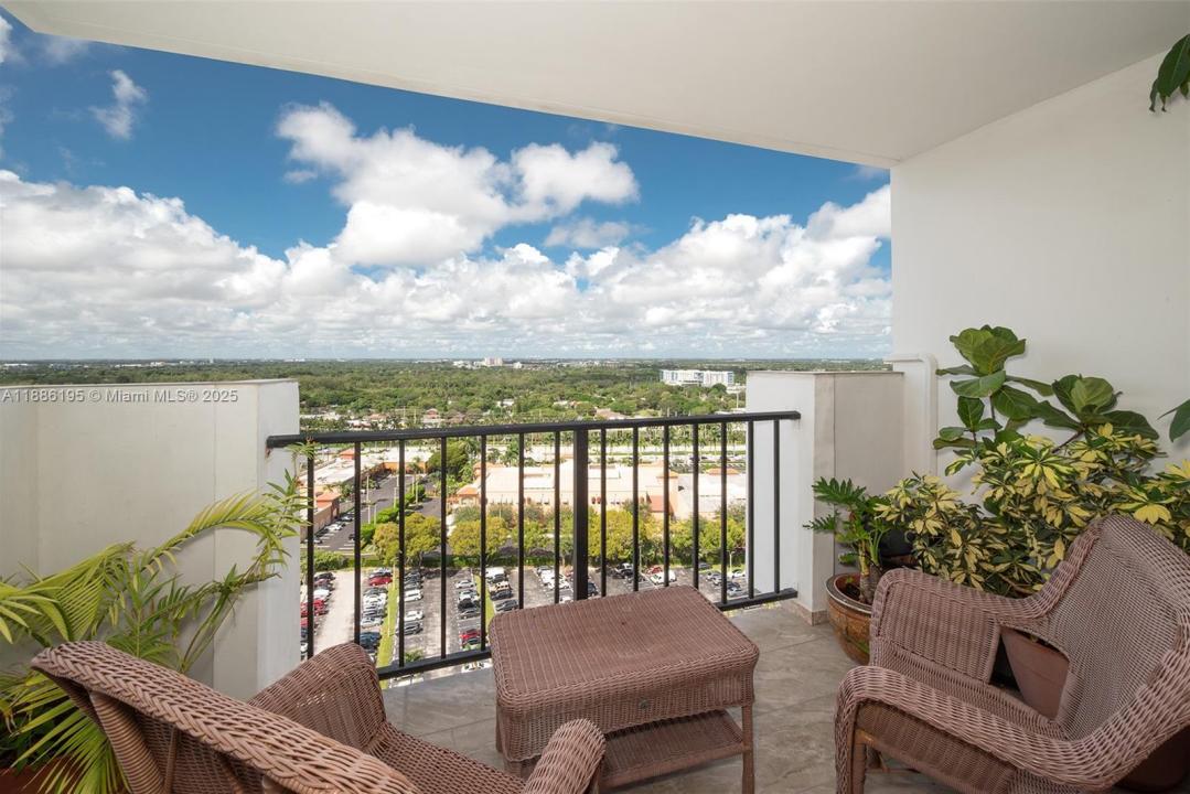 2750 NE 183rd St 2204, Aventura, Flórida 33160, Estados Unidos