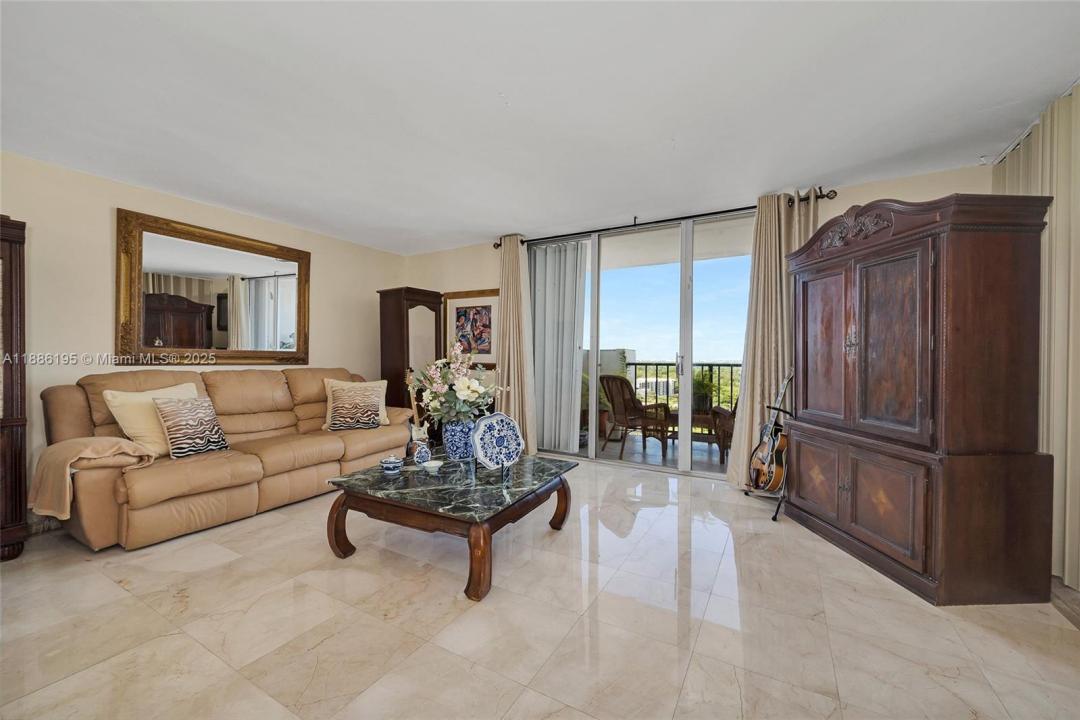 2750 NE 183rd St 2204, Aventura, Flórida 33160, Estados Unidos