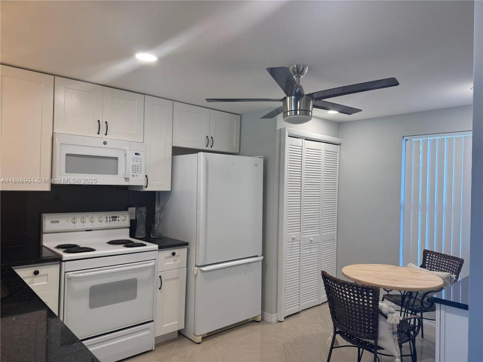 1627 Riverview Rd 212, Deerfield Beach, Floryda 33441, USA