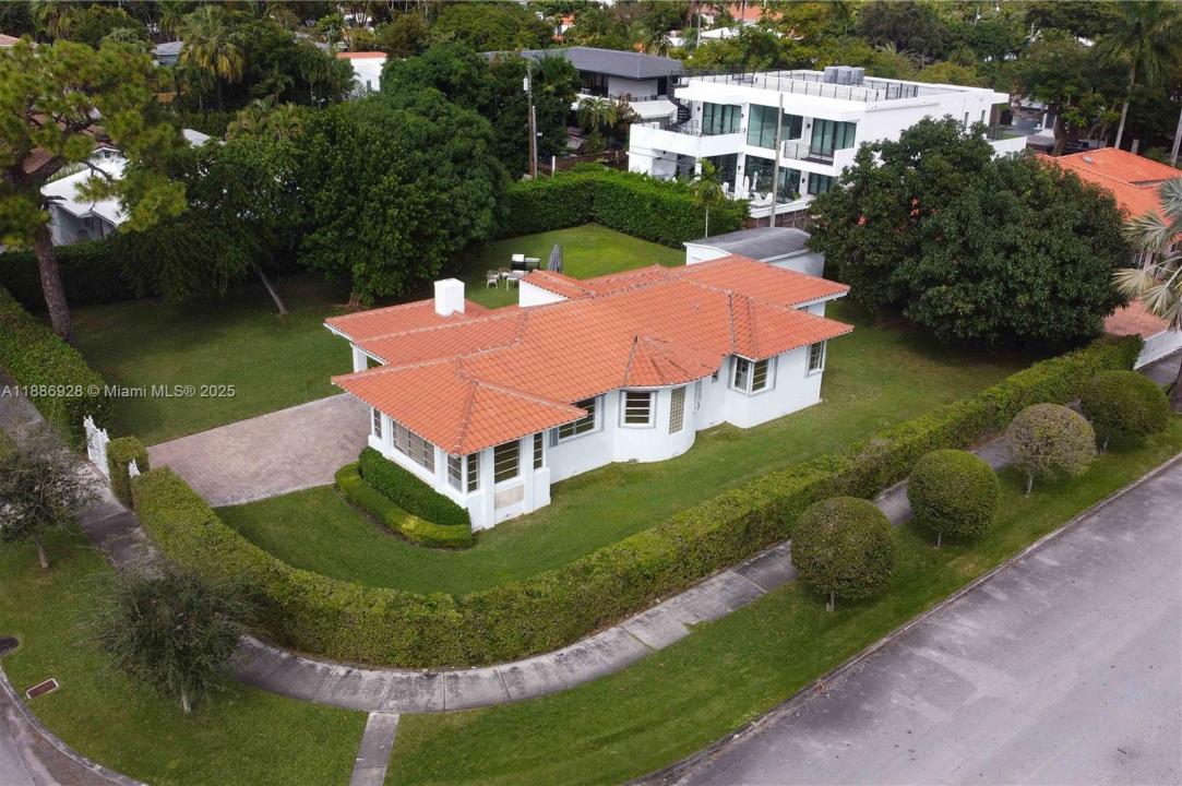 501 SW 24th Rd 501, Miami, Florida 33129, USA
