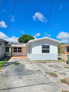 7770 W 8th Ave 7770, Hialeah, Florida 33014, USA