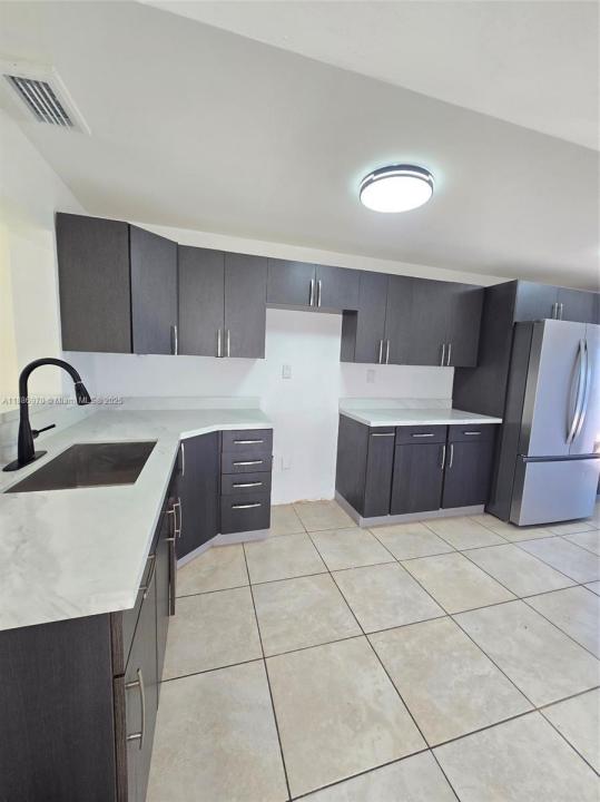 7770 W 8th Ave 7770, Hialeah, Floride 33014, États-Unis