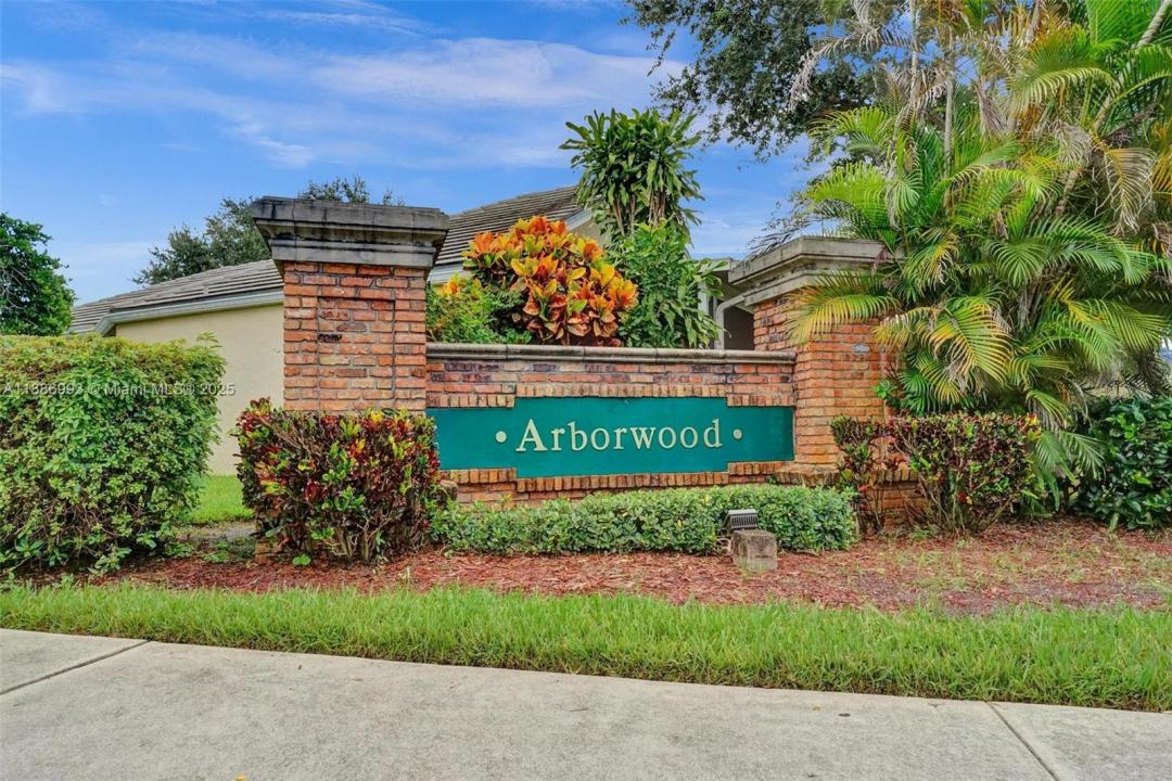 2655 Arborwood Rd, Davie, Floryda 33328, USA