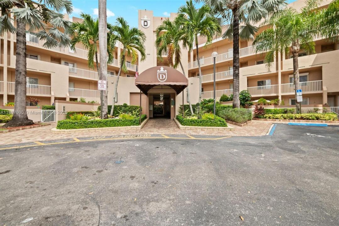 7675 Granville Dr 402, Tamarac, Florida 33321, Stati Uniti