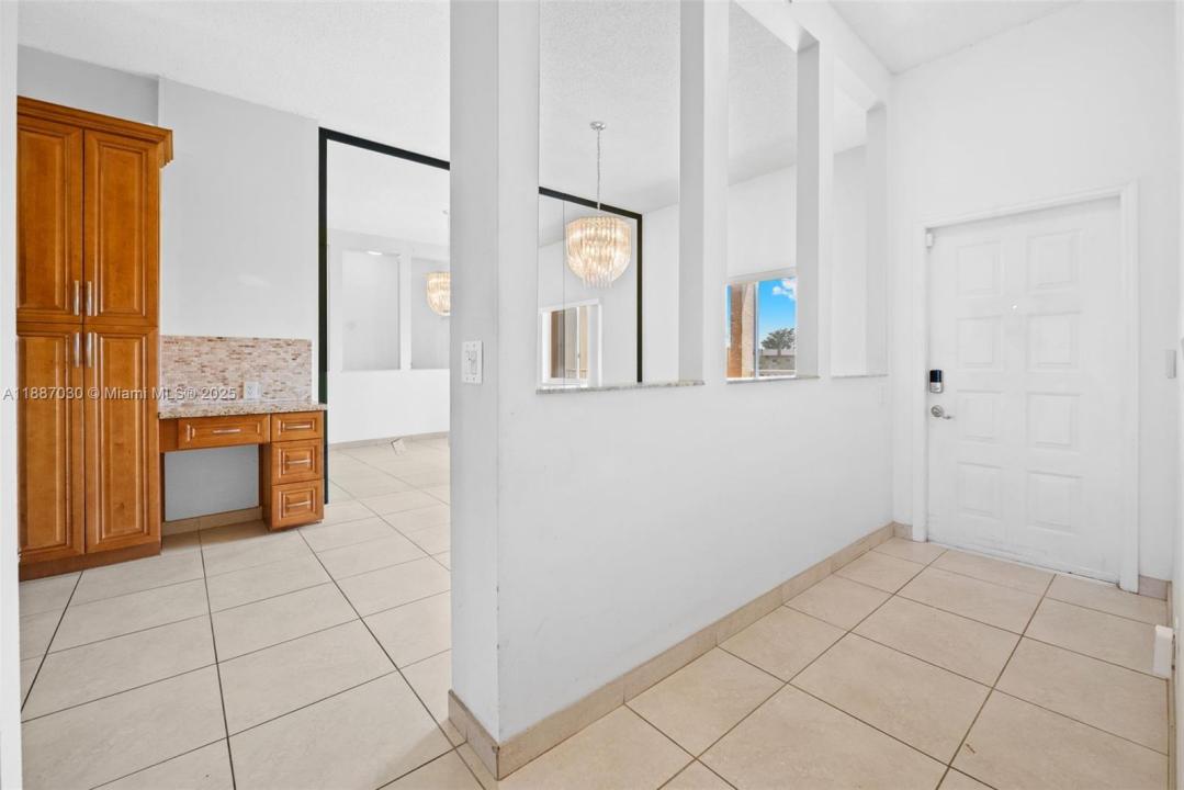 7675 Granville Dr 402, Tamarac, Florida 33321, Stati Uniti
