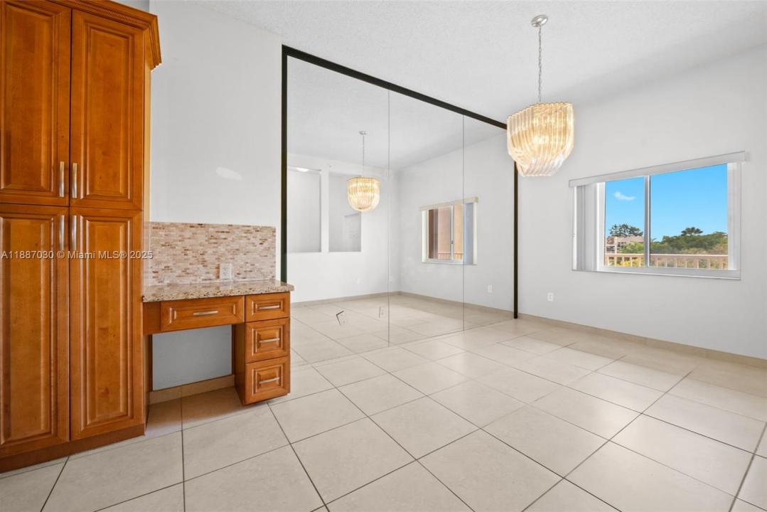 7675 Granville Dr 402, Tamarac, Florida 33321, Stati Uniti