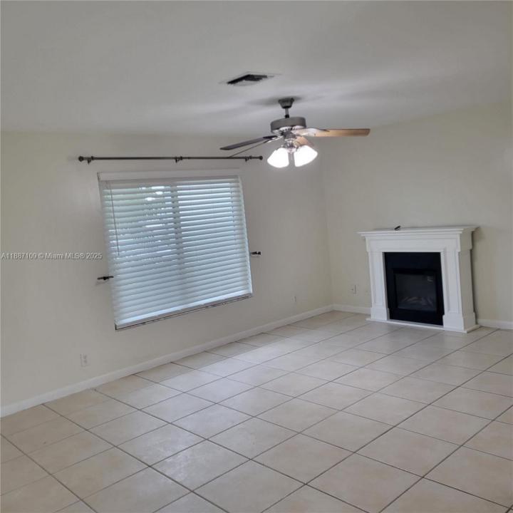 127 Seagull Ct, Royal Palm Beach, Florida 33411