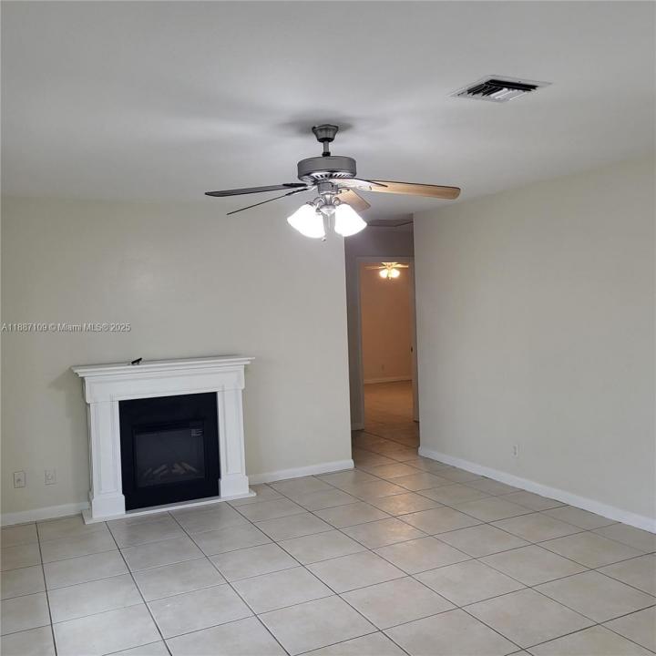 127 Seagull Ct, Royal Palm Beach, Florida 33411