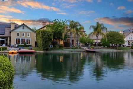 E Landmark Way, Clovis, קליפורניה 93619, ארצות הברית של אמריקה 