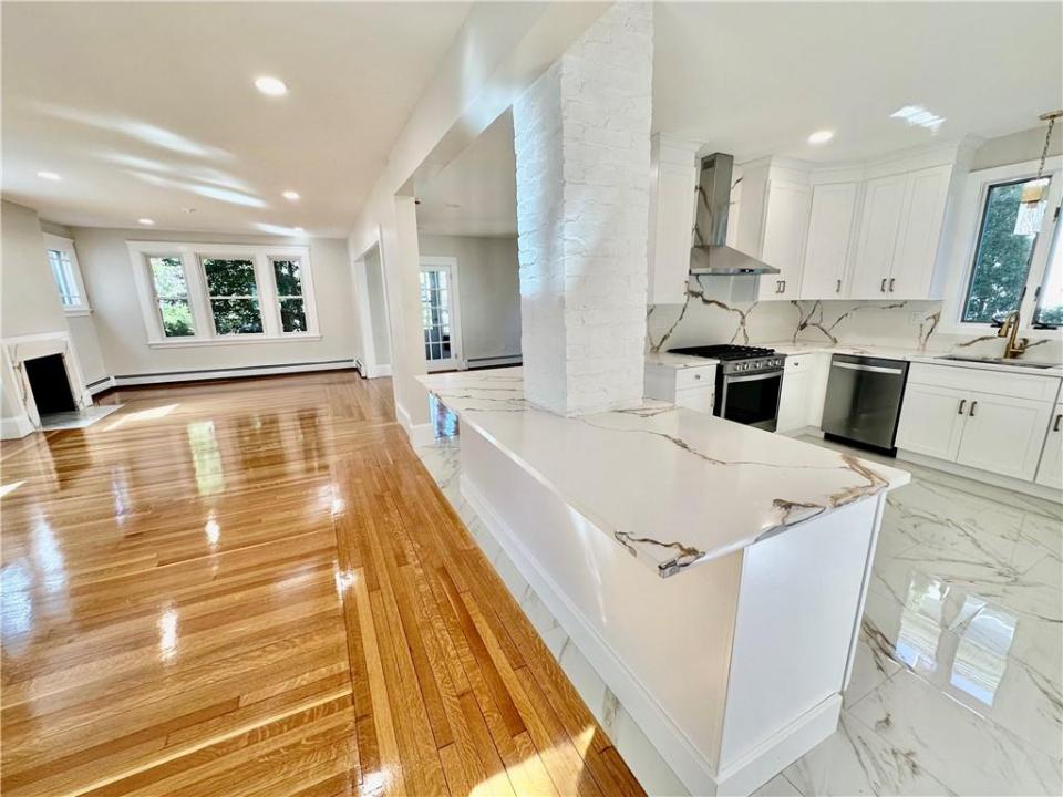 141 Elton Street, Providence, Rhode Island 02906, USA