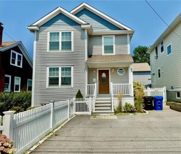 52 Bedlow Avenue, Newport, RI 02840, USA