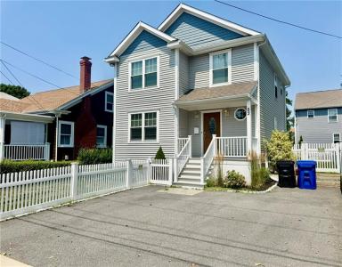 52 Bedlow Avenue, Newport, Rhode Island 02840, USA
