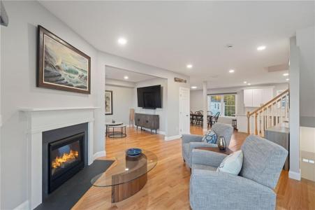 1 Old County Village Way E, Smithfield, Род Айленд 02917, Соединенные Штаты