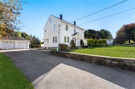 784 Victory Highway, North Smithfield, Rhode Island 02896, USA