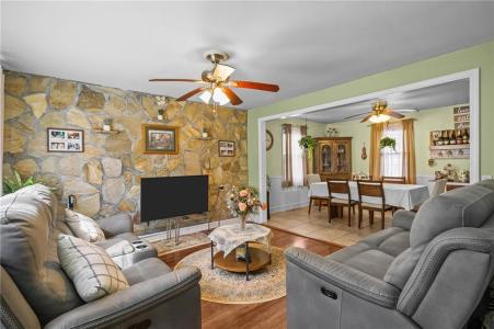 34 Aldrich Avenue, Cranston, 罗得岛 02920, 美国