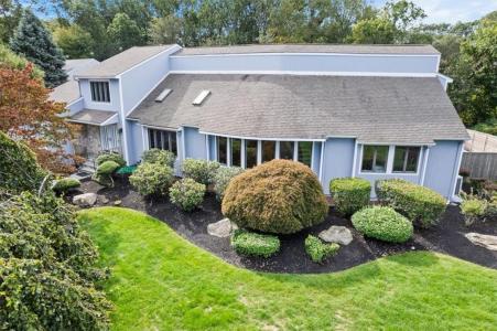 30 Dutchess Drive, Cranston, RI 02921, USA