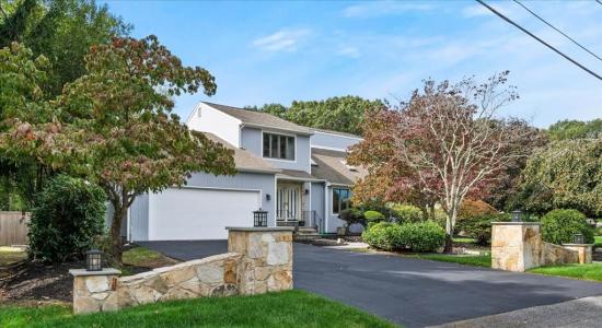30 Dutchess Drive, Cranston, Rhode Island 02921, Stati Uniti