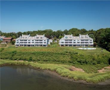 152 Crompton Avenue 2, East Greenwich, Rhode Island 02818, USA