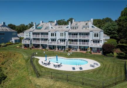 152 Crompton Avenue 2, East Greenwich, Rhode Island 02818, USA