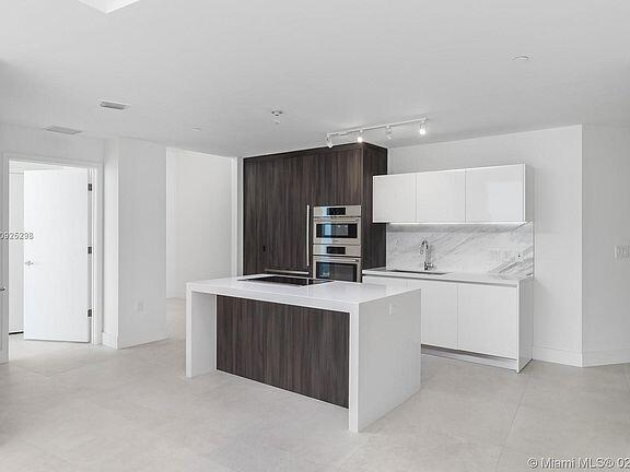 851 NE 1st Avenue 2509, Miami, Флорида 33132, Соединенные Штаты