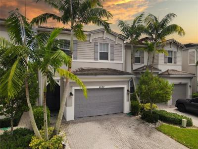 4530 NW 48th Ter, Trails At Central Pa, Tamarac, Florida 33319