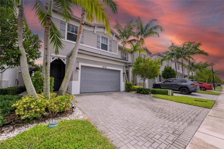 4530 NW 48th Ter, Trails At Central Pa, Tamarac, Florida 33319