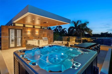 3306 NE 16th St, Fort Lauderdale, Florida 33304, USA