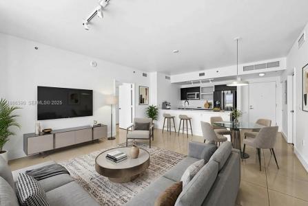 90 SW 3rd St 3305, Miami, Florida 33130, USA