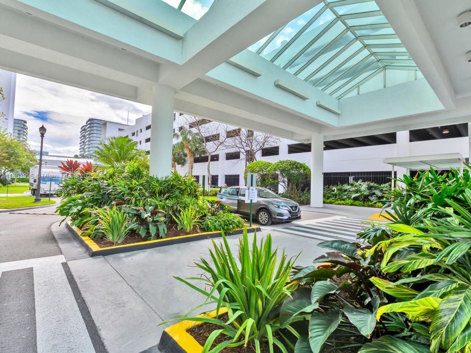 15051 Royal Oaks Ln 906, North Miami, Flórida 33181, Estados Unidos